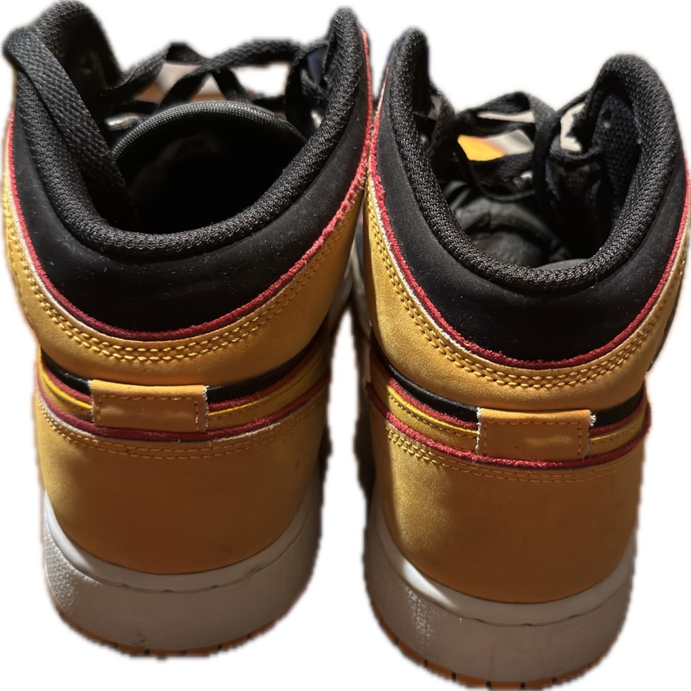 Jordan retro 1s Black and Yellow High-Top Sneakers - Picture 4 of 5